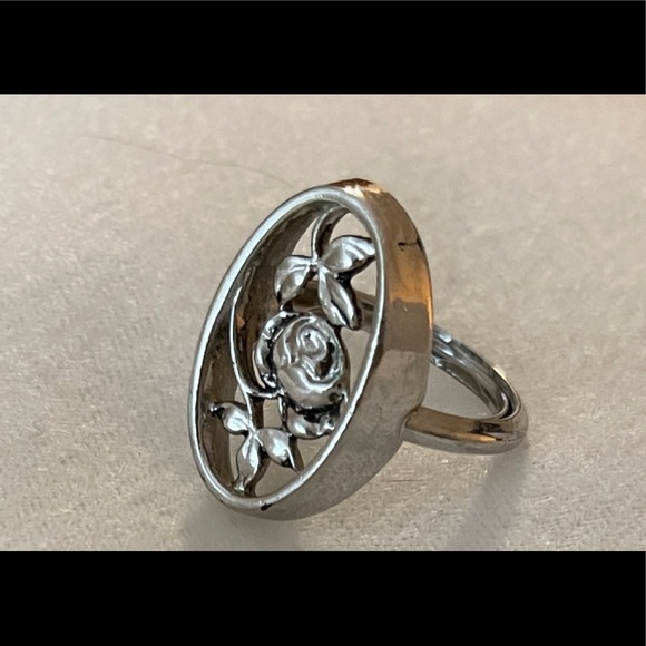 1975 Avon Ring - Picture 4 of 6